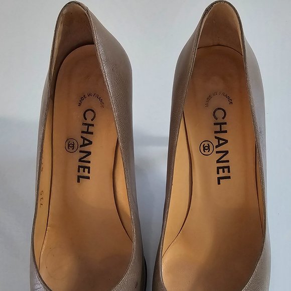 Chanel- Authentic Vintage Shoes! - Picture 5 of 12